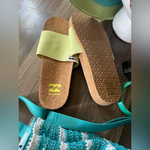 Vera Bradley Antilles Aquatic Straw Drawstring Small Backpack Bundle - Picture 3 of 16